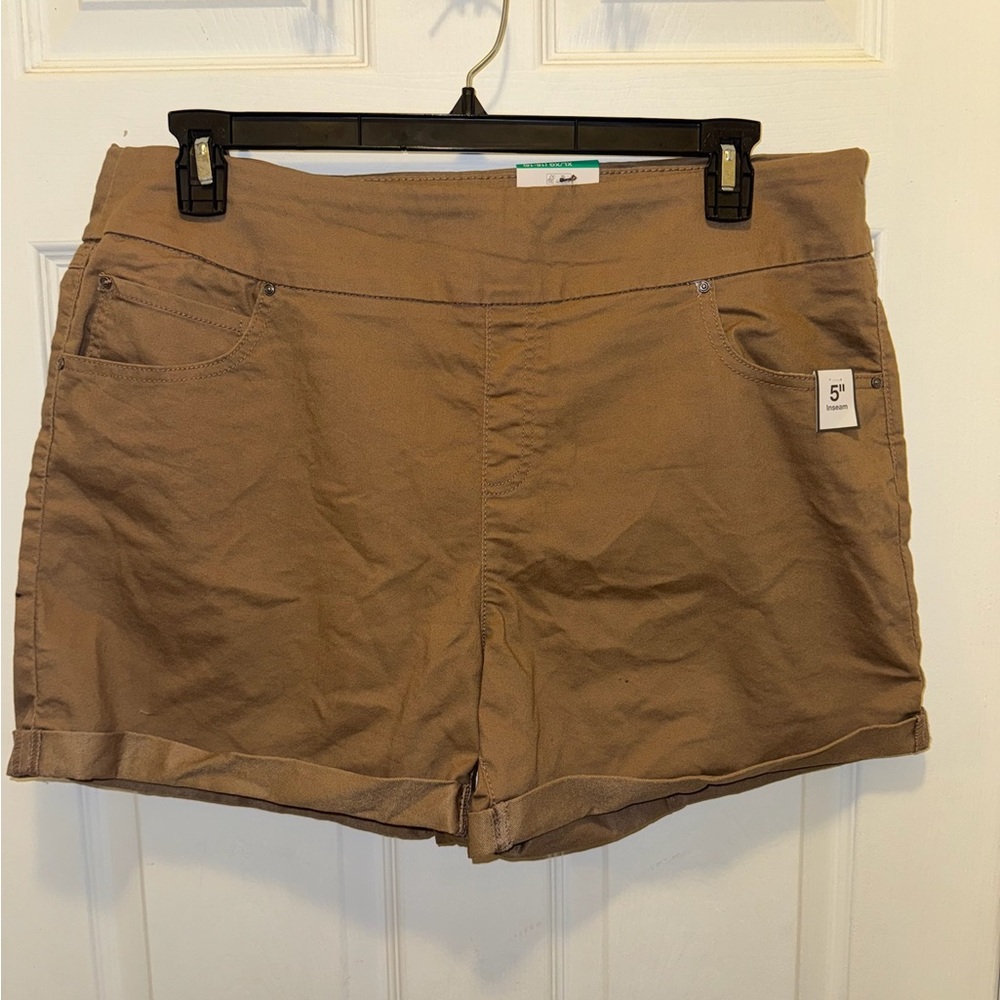 Time & Tru Shorts